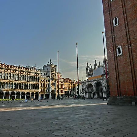 Апартаменты Classic Three Minutes From St Marc'S Square Венеция Экстерьер фото