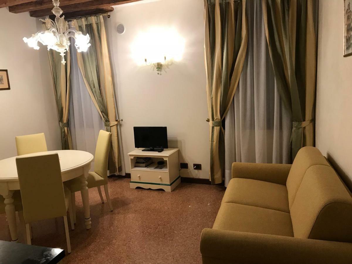 Апартаменты Classic Three Minutes From St Marc'S Square Венеция Экстерьер фото