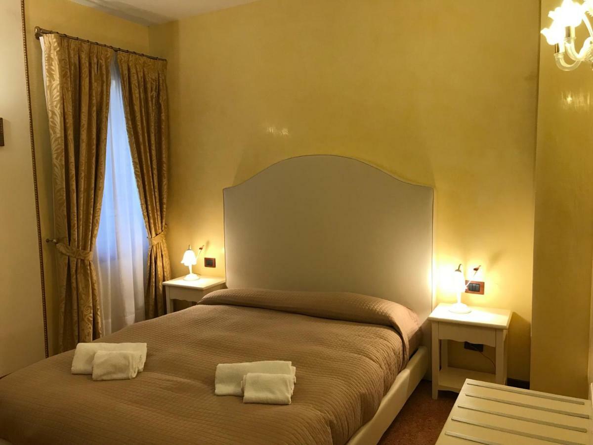 Апартаменты Classic Three Minutes From St Marc'S Square Венеция Экстерьер фото